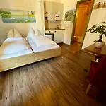 Downtown Apartment 9